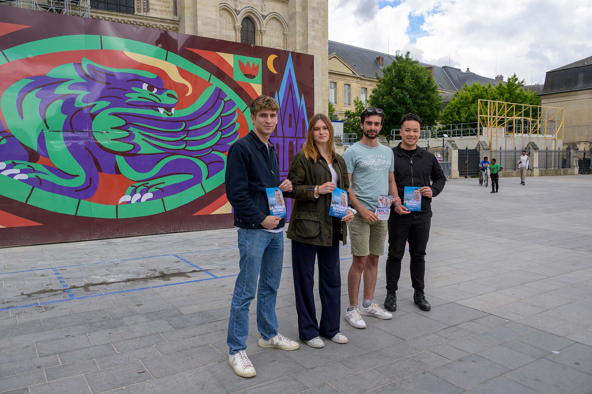 Au mur, de l’humour et de la prévention sur fond acidulé