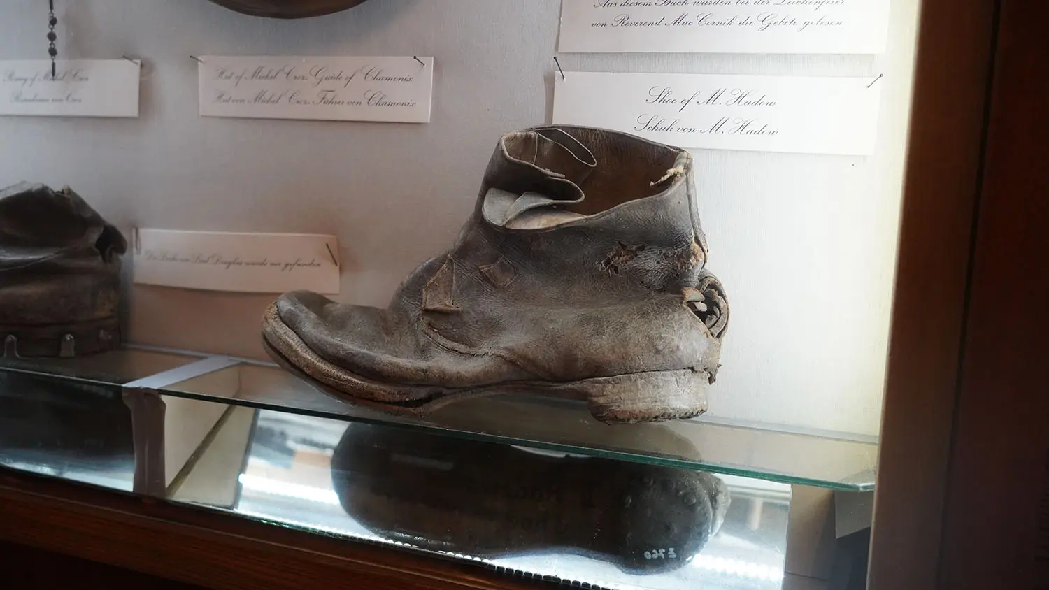 Au musée du Cervin à Zermatt, une chaussure de Douglas Hadow