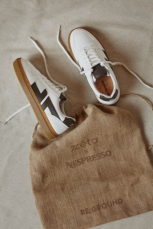 Photo des baskets ZETA de nespresso faites de matériaux recyclés