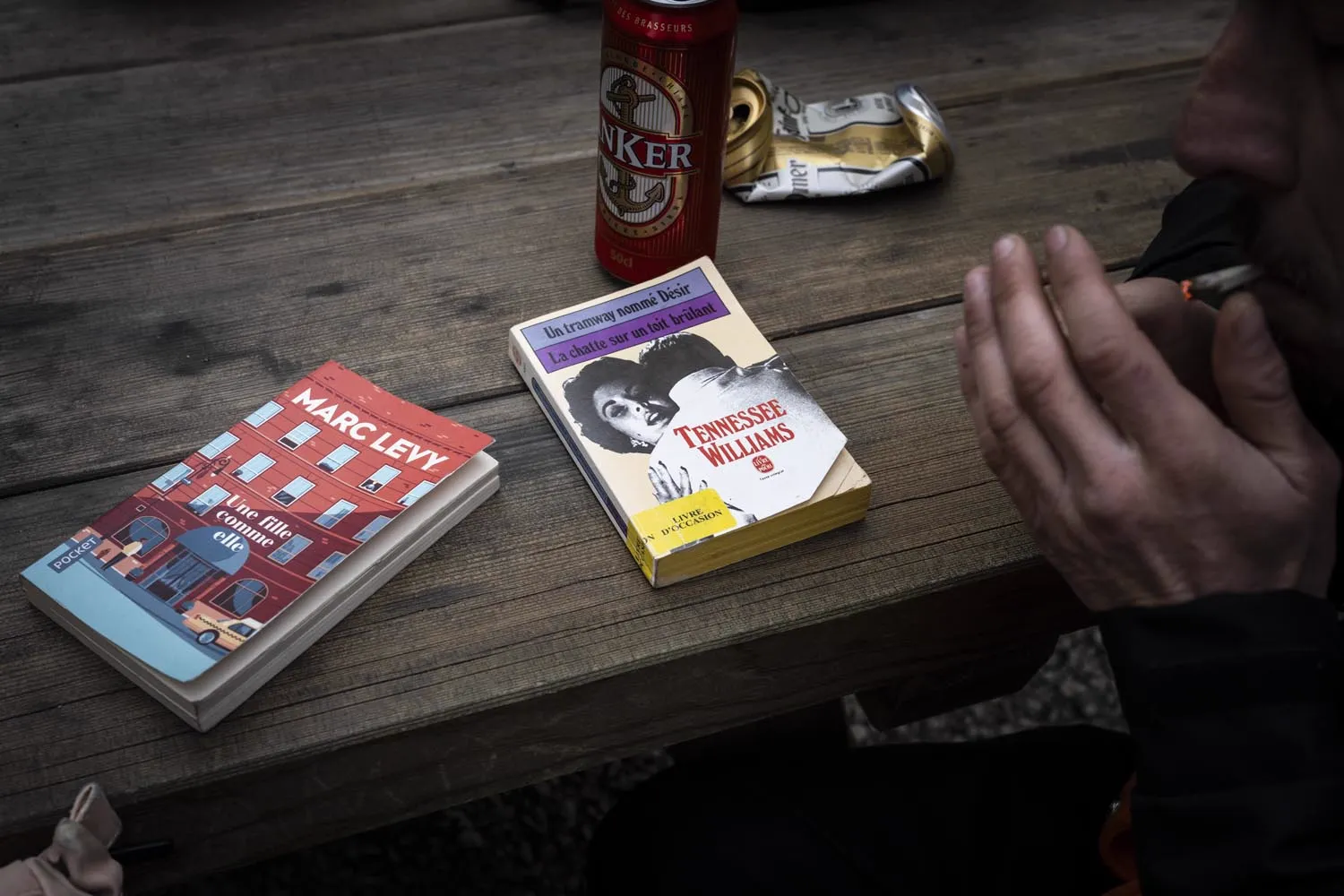 Au mur, de l'humour et de la prévention sur fond acidulé