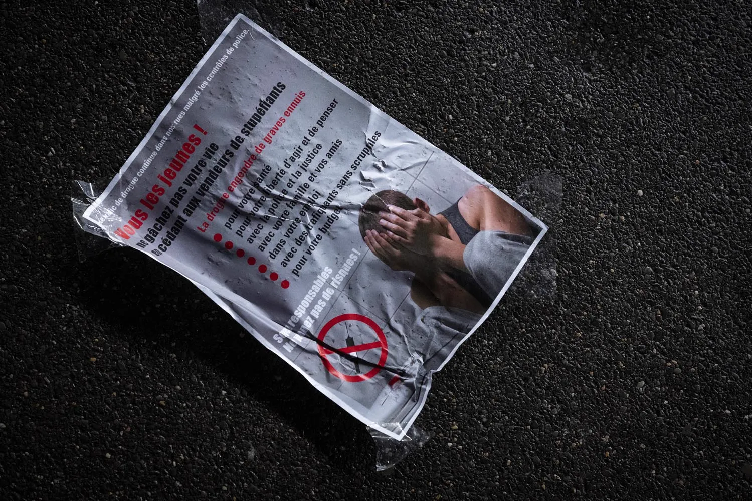 Au mur, de l'humour et de la prévention sur fond acidulé